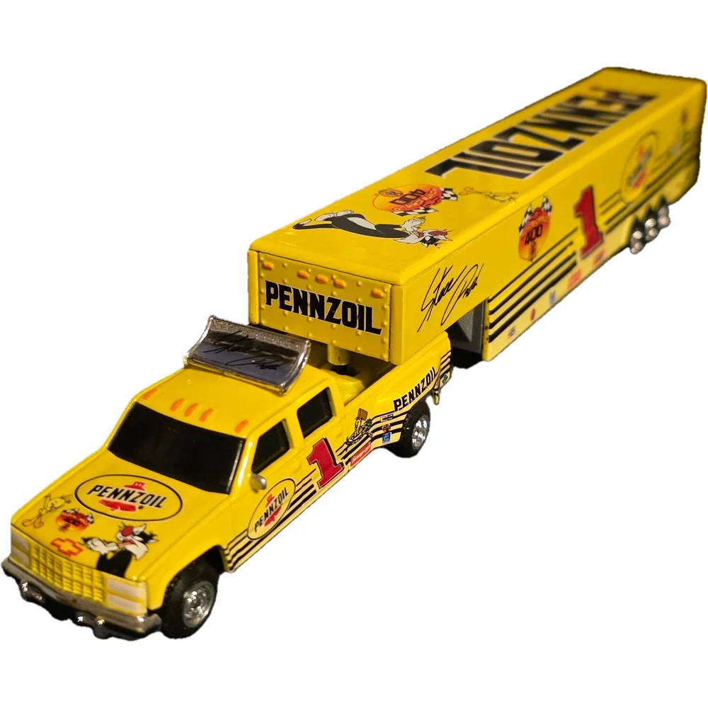 Steve Park #1 Pennzoil Looney Tunes 2001 Dually Trailer 1:64 Signed Action